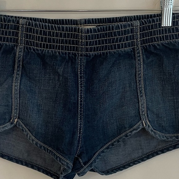 Hollister Dark Wash Denim Short Elastic Waistband S - Picture 3 of 6